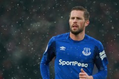 开云网址入口-孙颖莎与陈梦激烈对决，赛场竞争白热化，孙颖莎和陈梦人气谁更旺